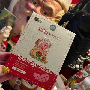 Celavi Strawberry Shortcake Under Eye Patches - Red